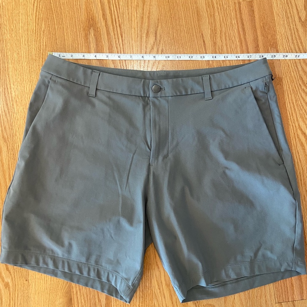 Lululemon Men’s Gray/Brown Shorts